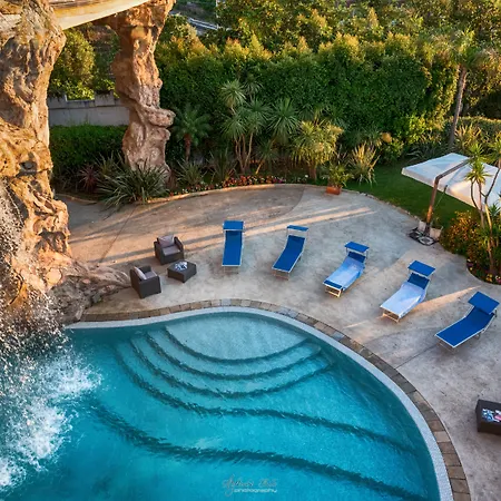 埃克拜伦酒店 酒店